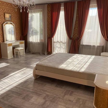 Valencia Hotel オデッサ エクステリア 写真