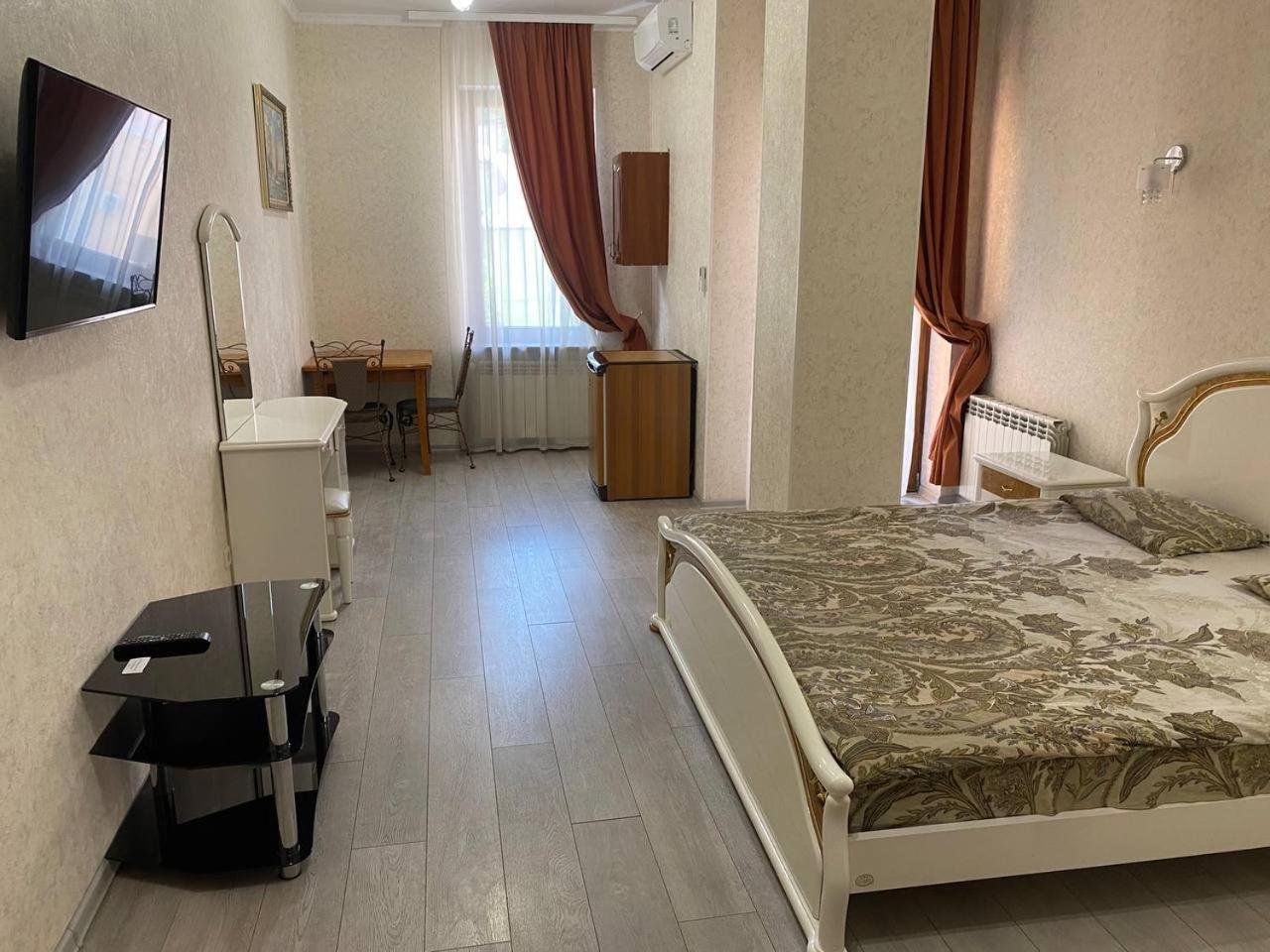 Valencia Hotel オデッサ エクステリア 写真