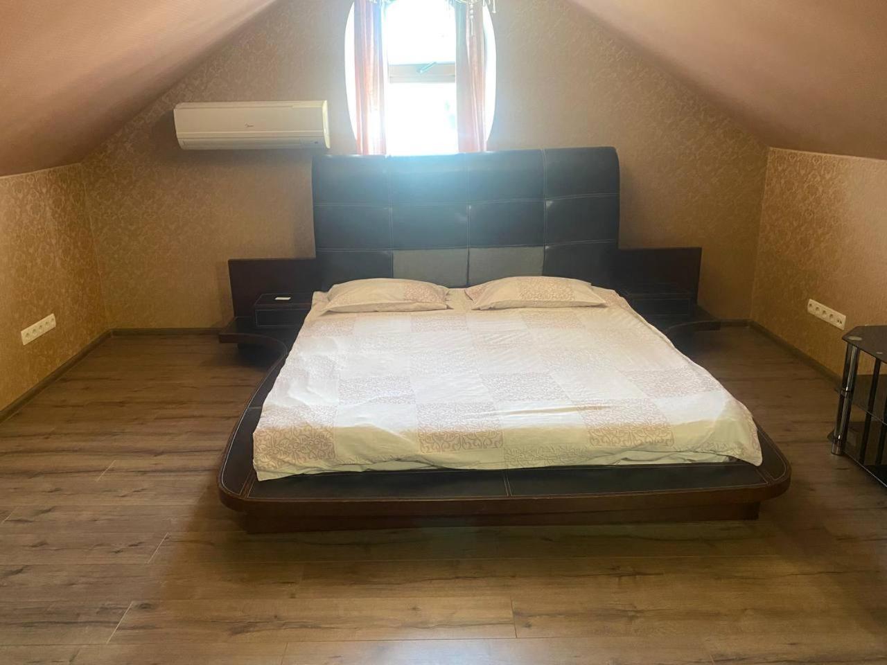 Valencia Hotel オデッサ エクステリア 写真
