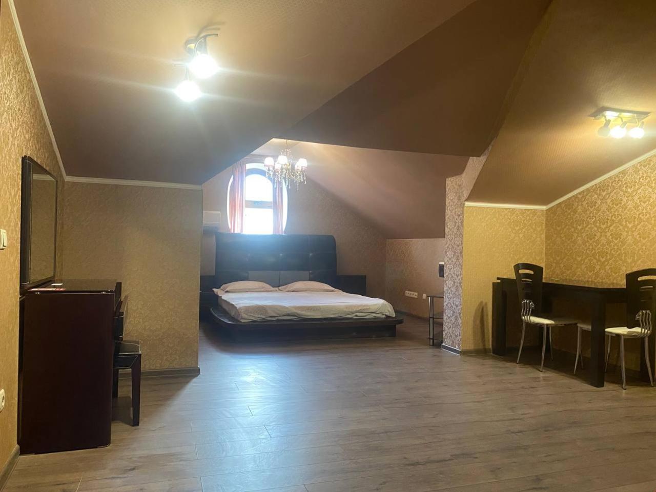Valencia Hotel オデッサ エクステリア 写真